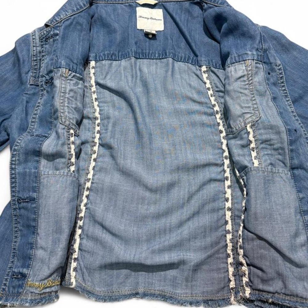 Tommy Bahama Chambray O'lei Cropped Frayed Hem Denim Jacket with side pockets - Picture 3 of 8